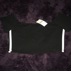 Fashion nova cropped Off the shoulder.